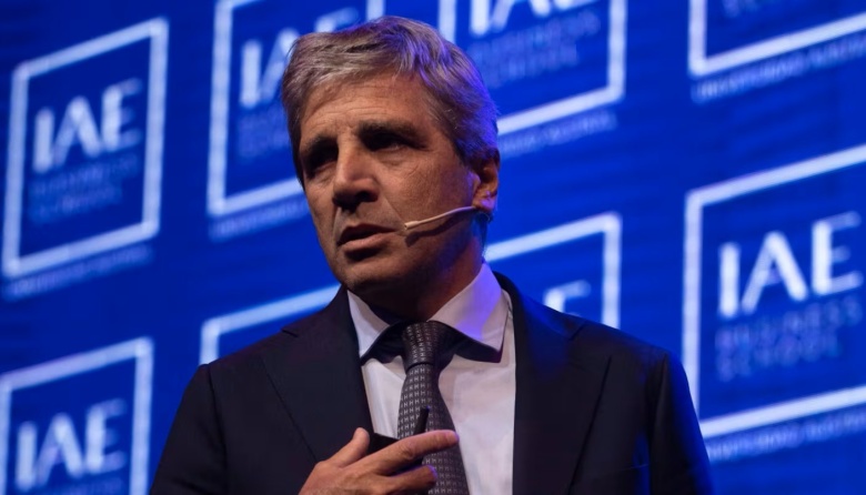 Giro de Milei y Caputo: el plan para acumular reservas y qué pasará con el dólar hasta el 26-O