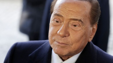 Berlusconi: el fin de una era repleta de escándalos