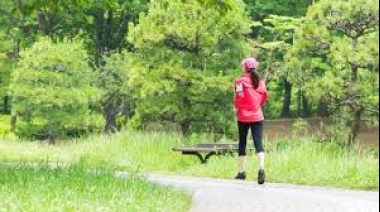 Cómo el método de la "caminata japonesa" puede mejorar el equilibrio entre la vida laboral y personal