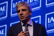 Mercados argentinos caen tras resultados electorales: el pesimismo se instala por la derrota de Milei